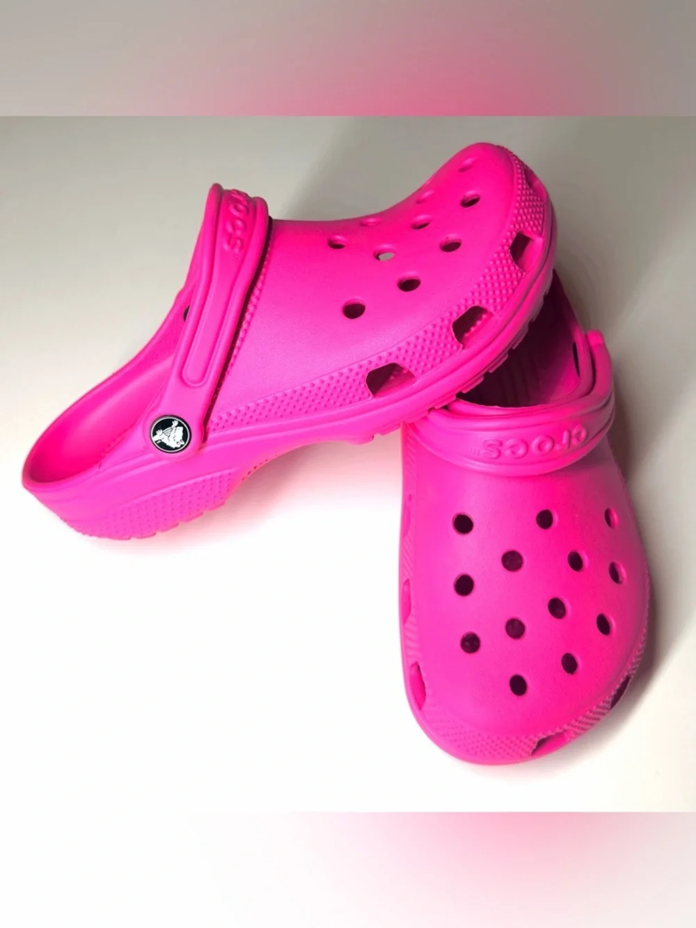 Crocs  Kid's Lightweight Classic Clogs JL3 Crush Pink Size US J- 5